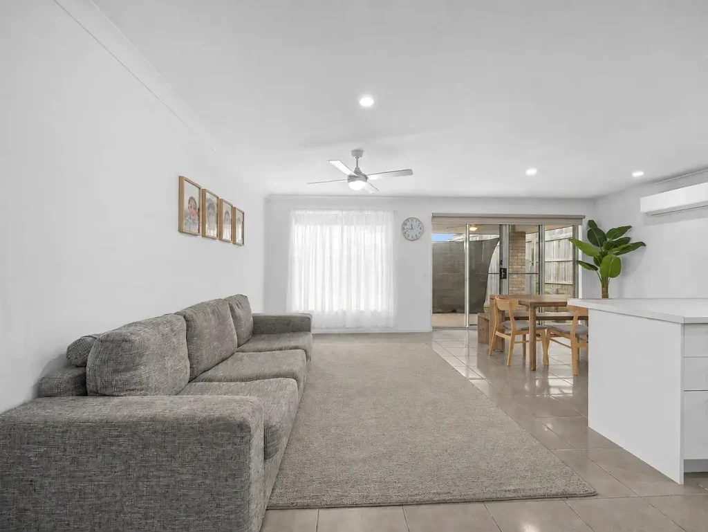 Redbank 4ਬੈੱਡਰੂਮ Verona's Hidden Gem | Modern Living Meets Convenience