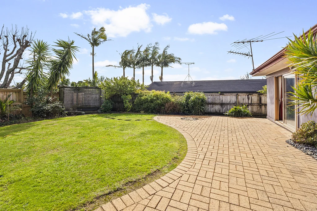 6 Davita Place, Farm Cove, Manukau City, Auckland