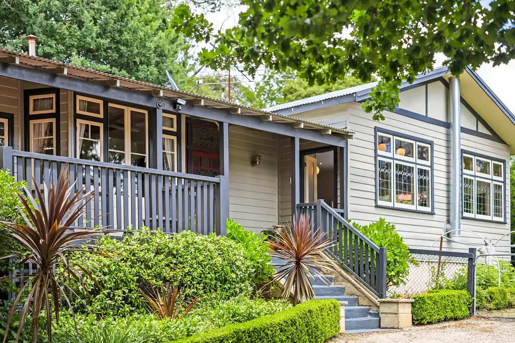 24 Lawrence Street, Blackheath, NSW 2785