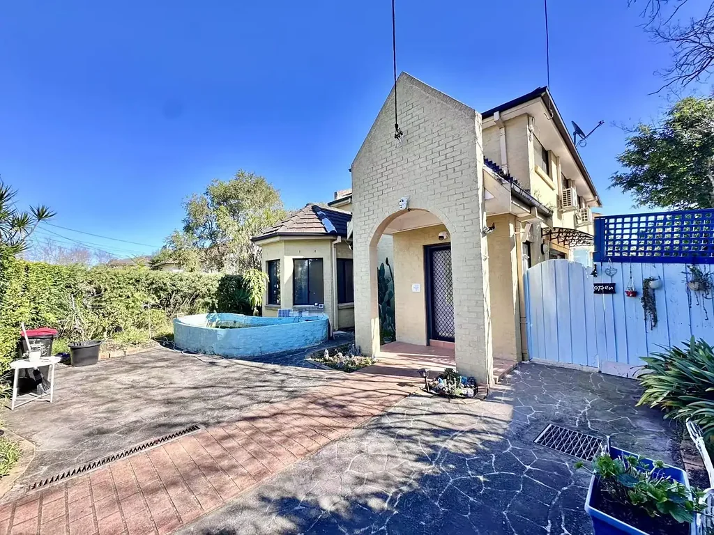 Low to Zero electricity bill |Unique| Beautiful 4 Bedder + Study Room Home in North Parramatta