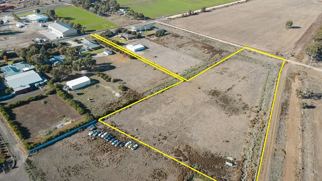Kerang INVEST OR BUILD
