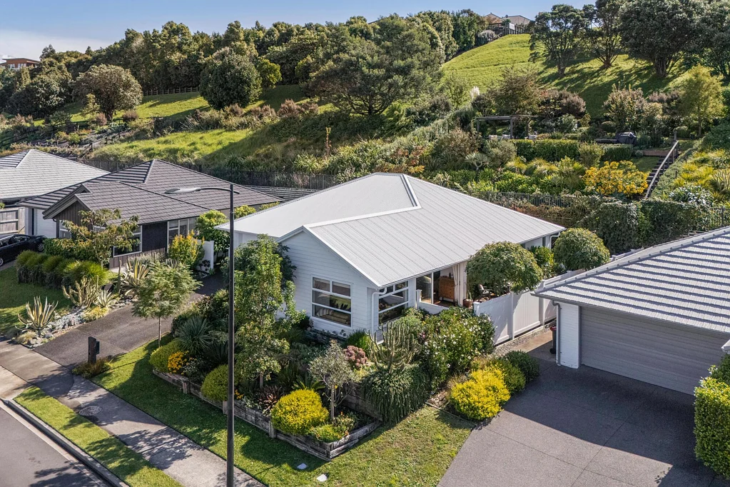 Omokoroa 3房  Private Garden Oasis and Water Views