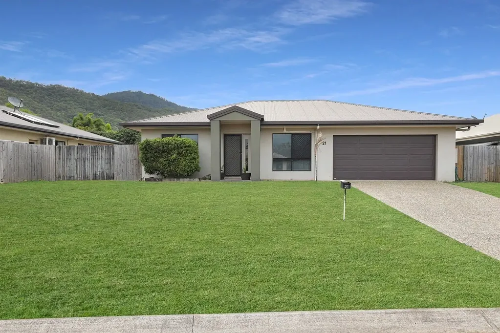 Fully AC - New Timber Floor in Bedrooms - Large Backyard - Side Access