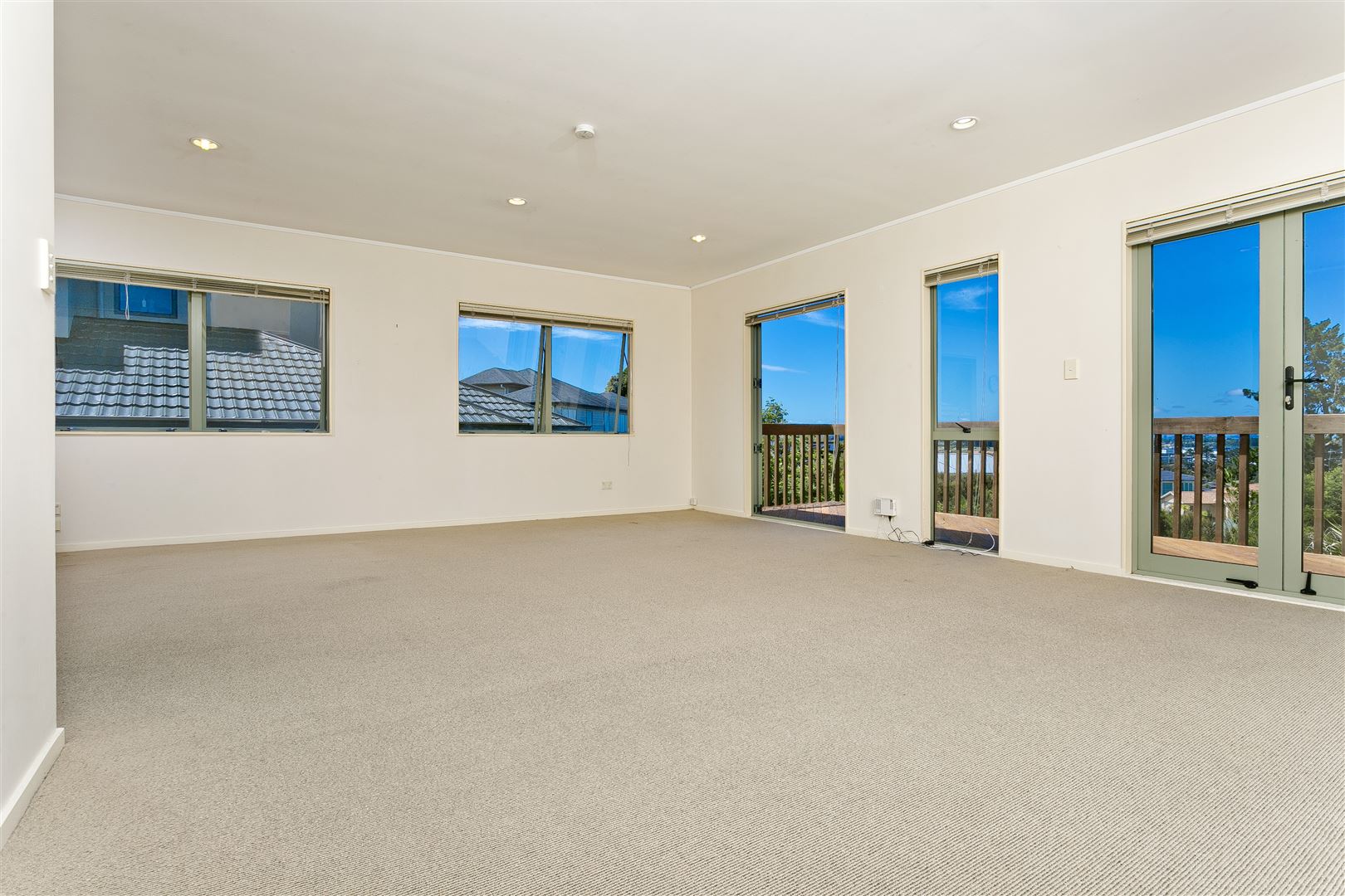 726b East Coast Road, Pinehill, Auckland - North Shore, 4部屋, 2バスルーム