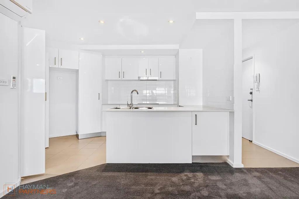 Spacious One Bedroom Apartment in the Heart of Curtin