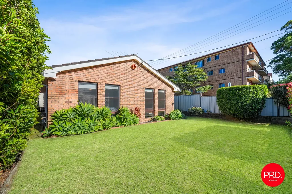 LOVELY HOME IN A GREAT LOCATION!!!