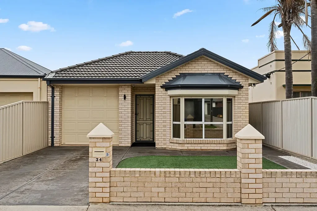 Findon 3房  A Charming, Spacious and Low-maintenance Courtyard Home!