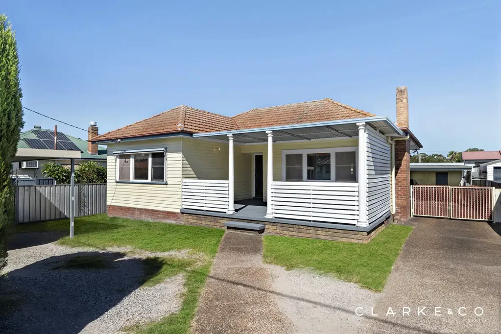 Cardiff 4ห้องนอน A CLASSIC CARDIFF HOME WITH ADDED FLEXIBILITY!