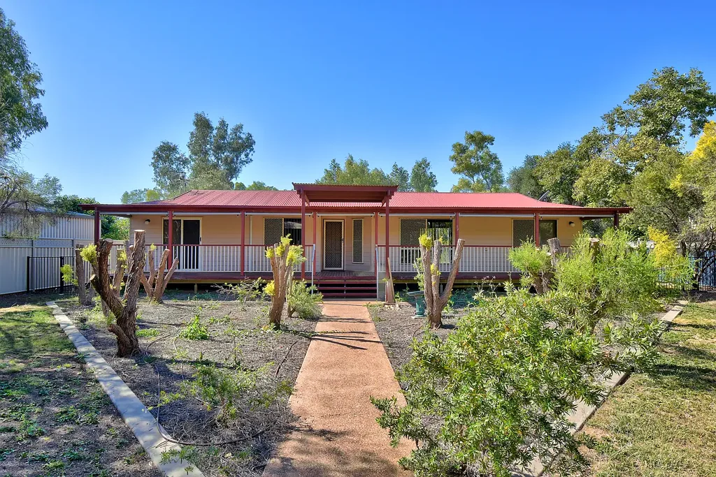 14B Lark Street, Longreach, QLD 4730