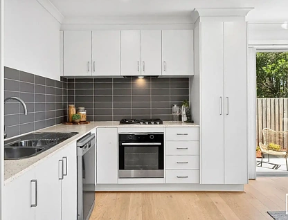 2/27 Yass Road, Queanbeyan East, NSW 2620, 2 rūma, 2 rūma horoi, Townhouse