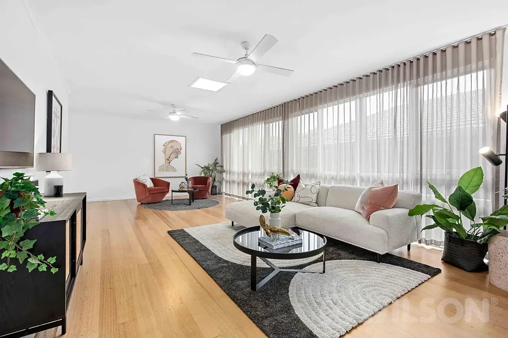 3 bedroom townhouse with double lockup garage