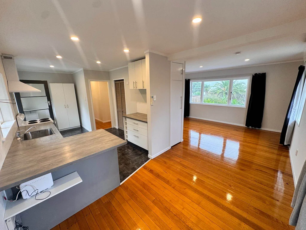 Great Family Sunny Home Available Now