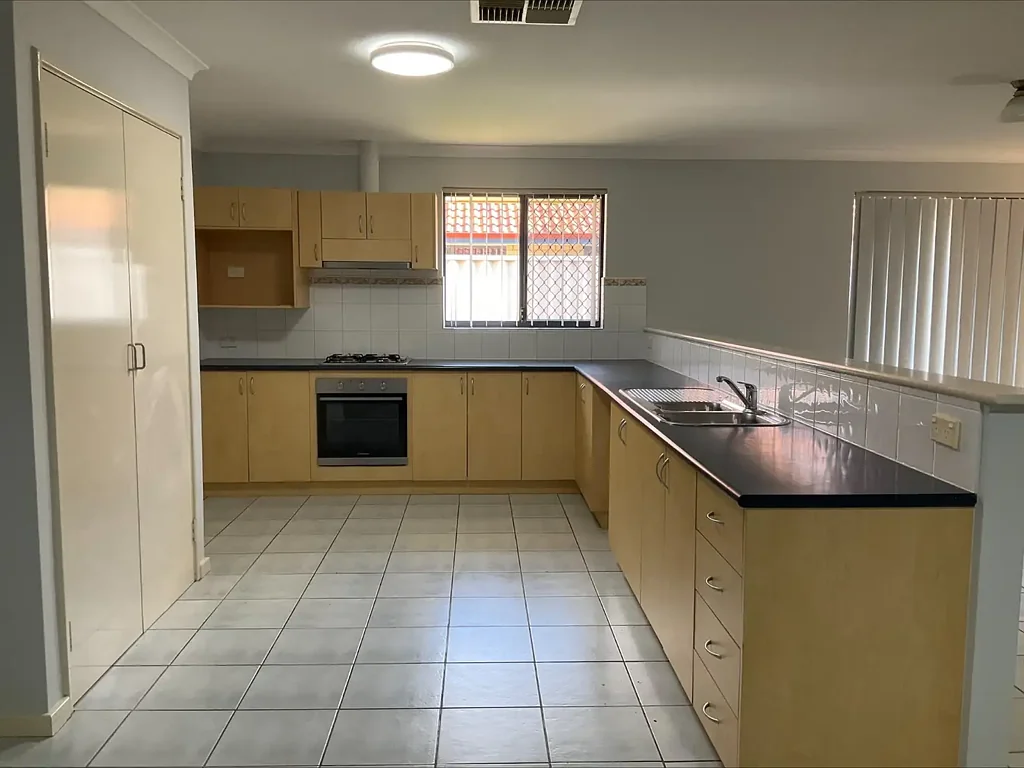 Adres Weerhou, Rockingham, WA 6168