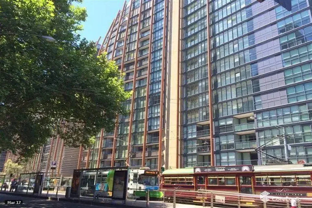 Spacious one bedder in Melbournes CBD!
