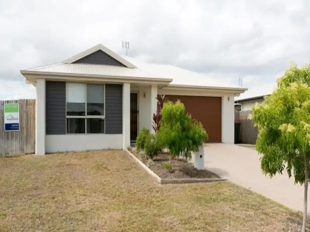 Family Home with Large Yard in Burdell