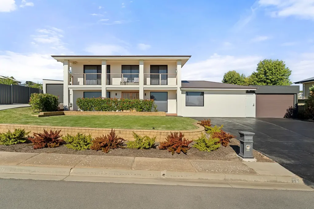 10 Tornado Avenue, Hallett Cove, SA 5158
