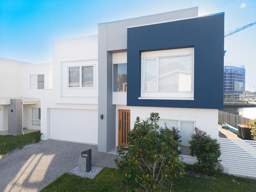 Hope Island 5બેડરૂમ AUCTION NEXT WEEK - THIS WILL BE THIS YEARS BEST BUY IN HOPE ISLAND