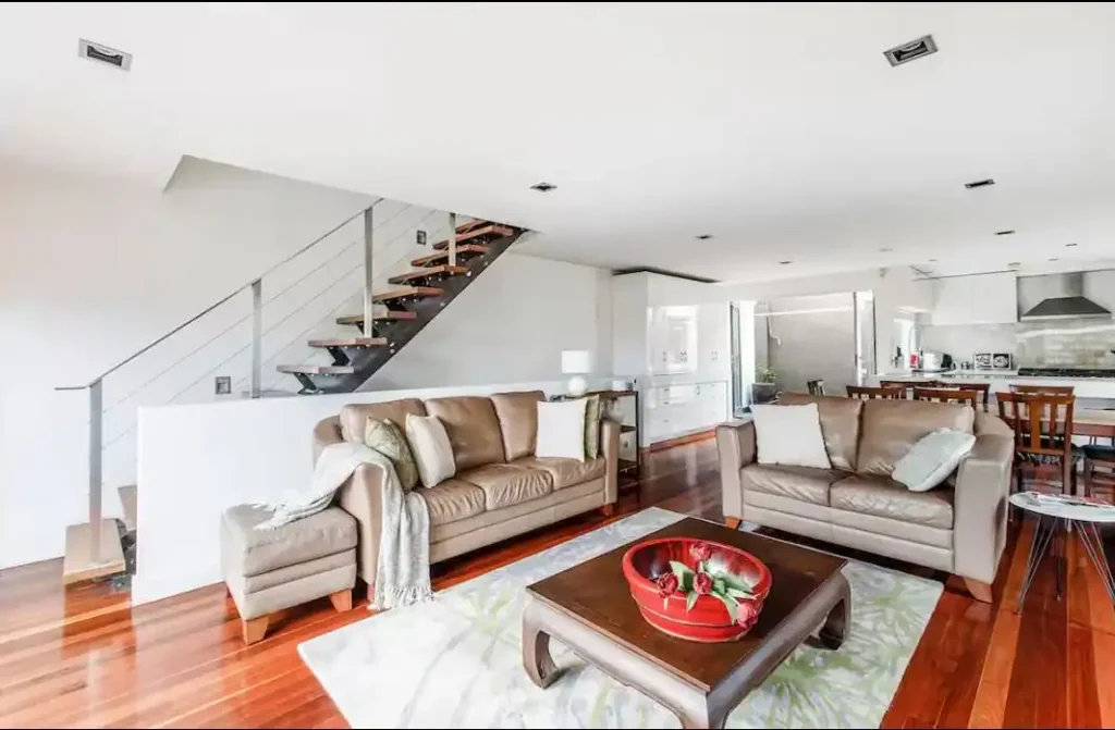 Stylish Industrial-Style furnished Townhouse in Heart of Richmond