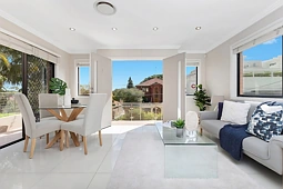 1/645 Old South Head Road, Rose Bay