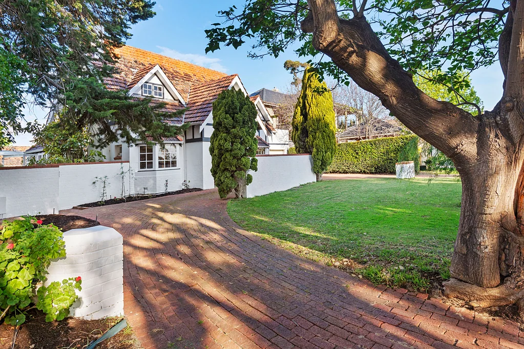 2 Wattle Avenue, Dalkeith, WA 6009