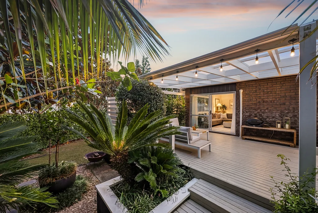 34 Simon Ellice Drive, Glenfield, North Shore City, Auckland