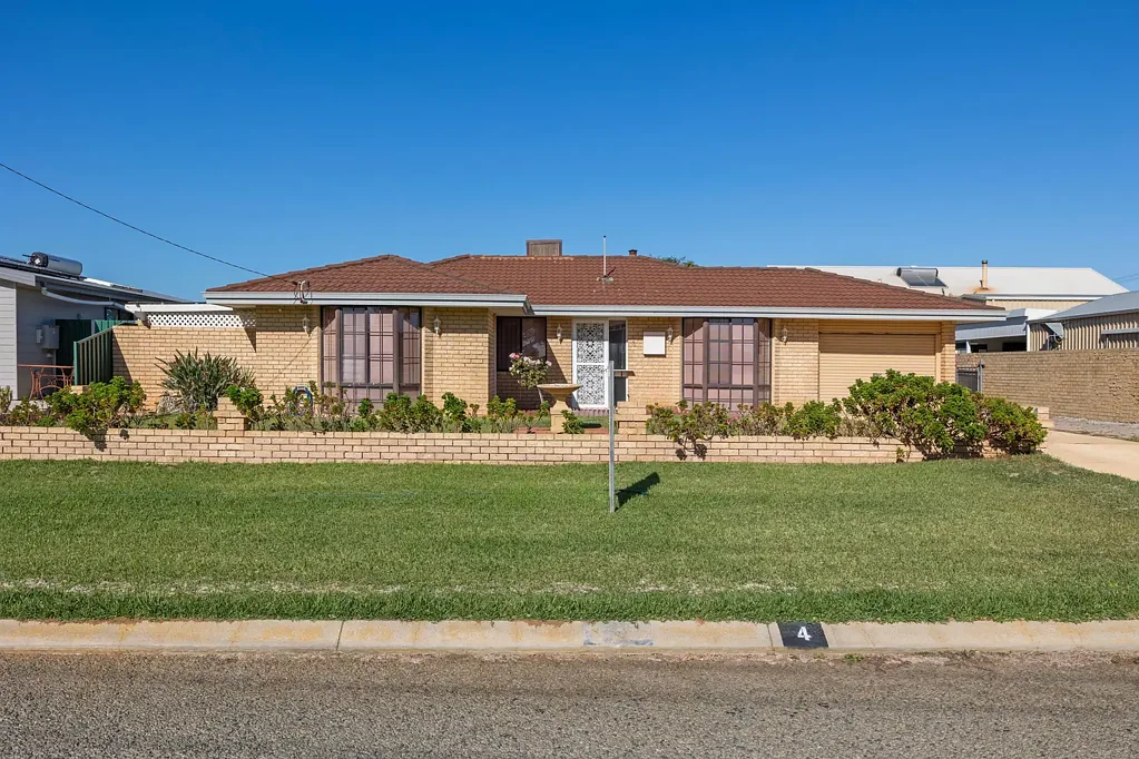 4 Mitchell Street, Green Head, WA 6514