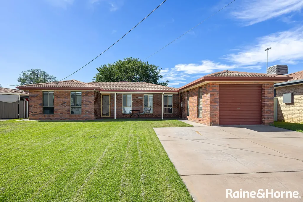 23 Forrest Street, Lake Albert, NSW 2650