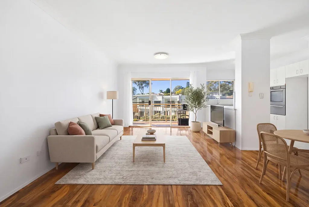 2 Bedroom Top Floor Living in Miranda