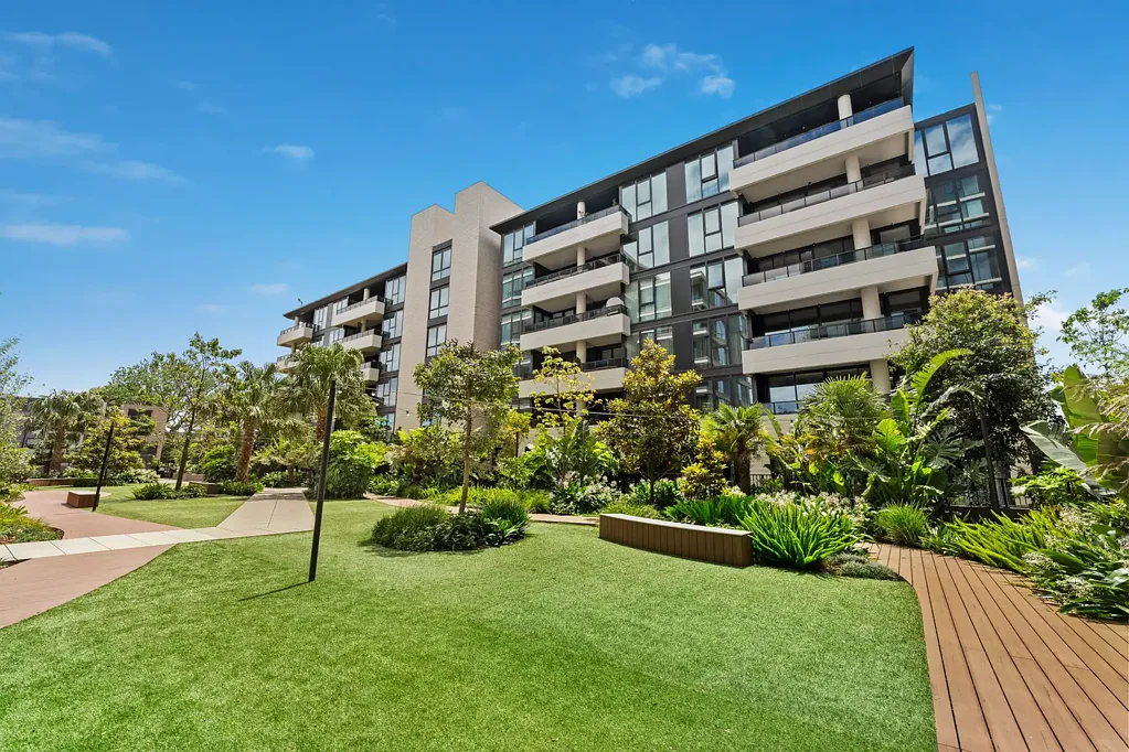 BRAND NEW SOPHISTICATED LIVING