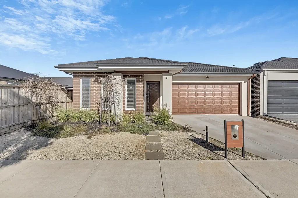 Weir Views 4 Bedroom Spacious Family Entertainer with Exceptional Versatility
