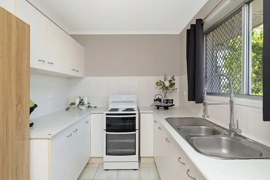 Rasmussen 3Zimmer Move-In Ready on 600sqm with Solar, Side Access & Investment Appeal