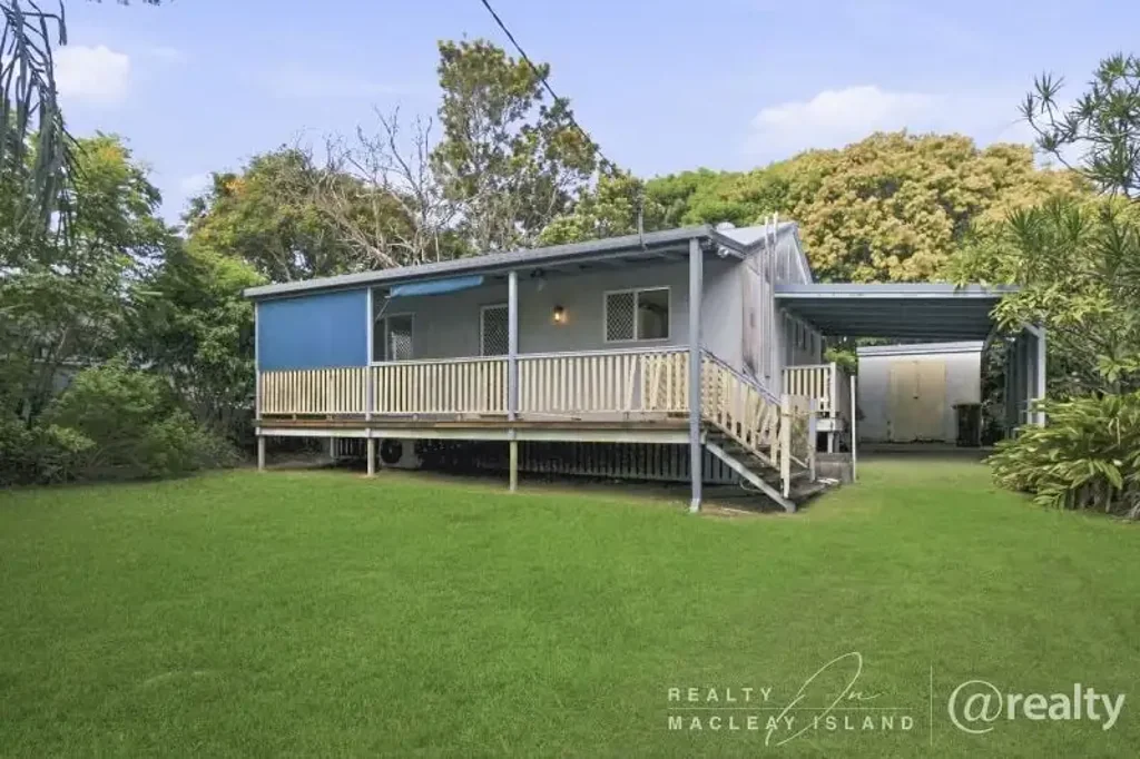 Macleay Island 2房 岛屿生活慢调 577m²全围栏地块 两卧温馨小屋 空调客厅 岛屿微风阳台 户外娱乐空间 车棚保护 Entry-Level Island Home – Renovate & Reap the Rewards