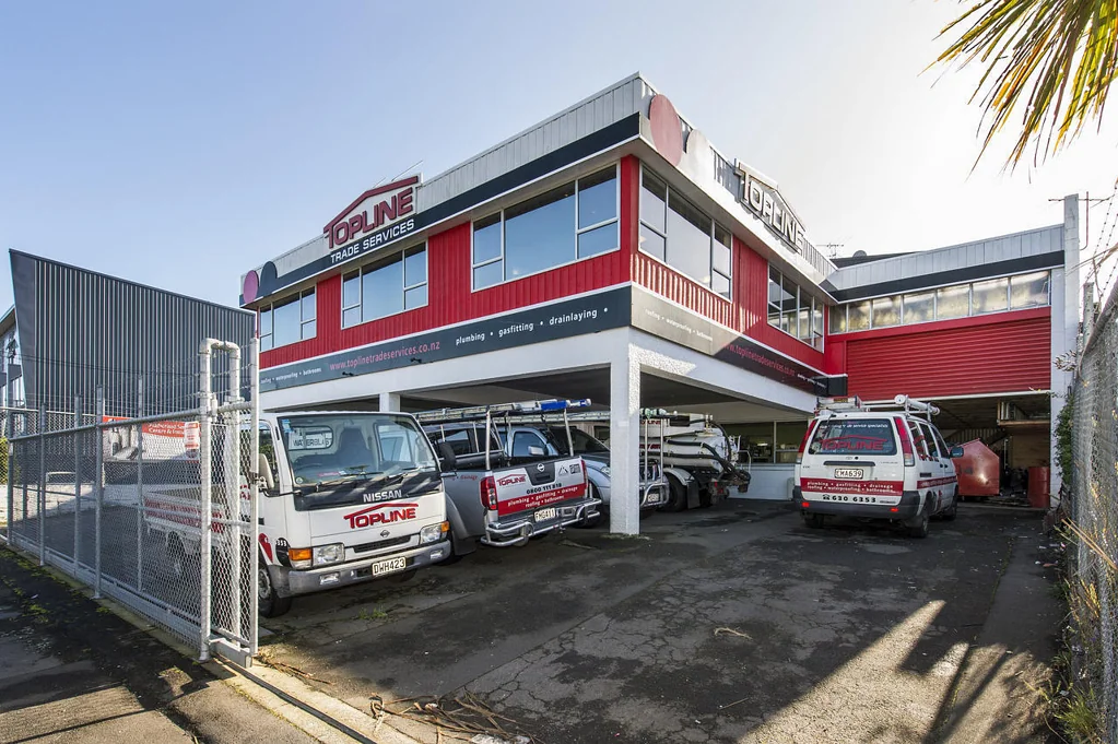 Mount Eden Standalone warehouse & office