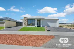 28 Robusta Road, Eaton