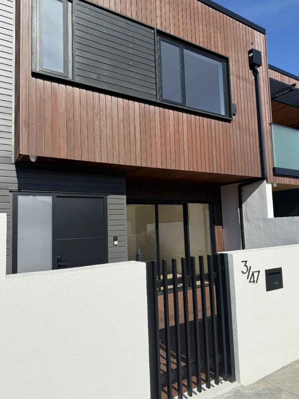 Spacious 3-Bedroom + study Townhouse in Prime Orakei Location