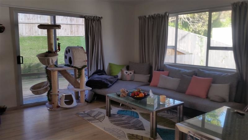 1/17 Ayton Drive, Totara Vale, Auckland - North Shore, 2 Schlafzimmer, 1 Badezimmer