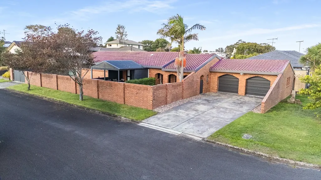 Mount Gambier 4房  Modern Sophistication Meets Solid Brick Quality