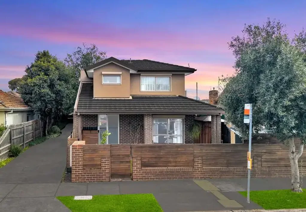 Pascoe Vale 3房 巴士站就在您家门口 Bus Stop at Your Doorstep
