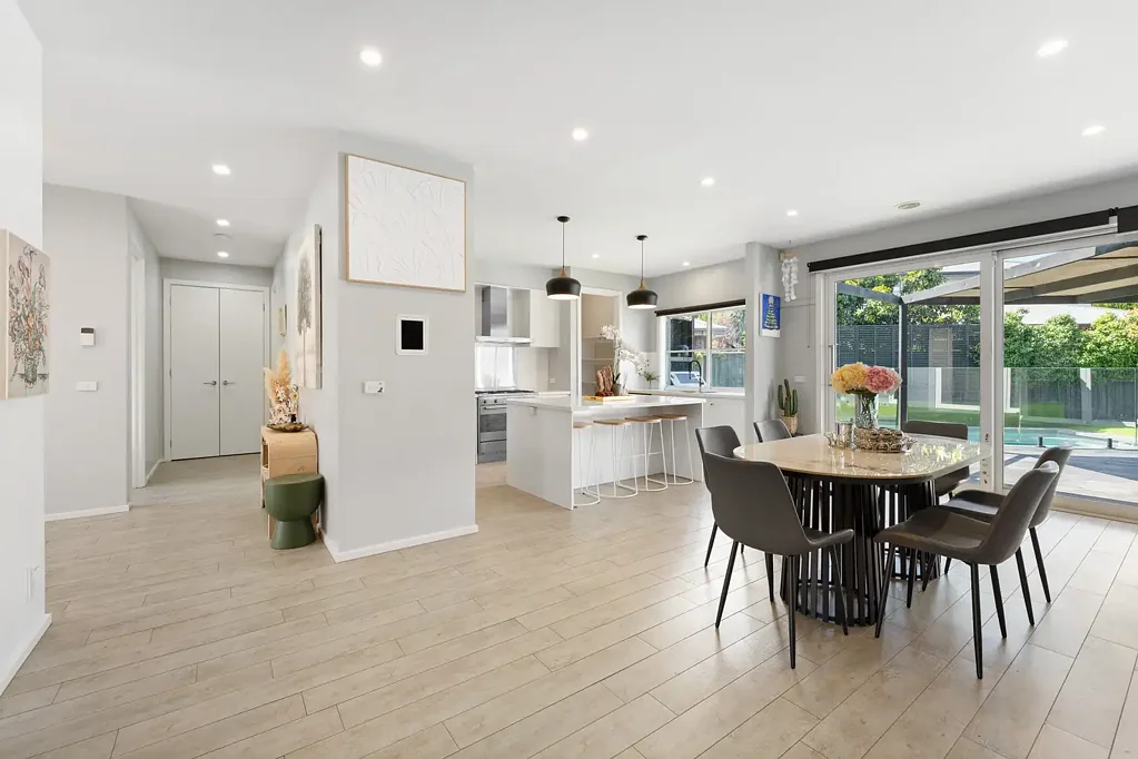 Clyde North 5房  Resort-Style Family Luxury in Prestigious Berwick Waters - 764m² of Pure Entertaining Bliss