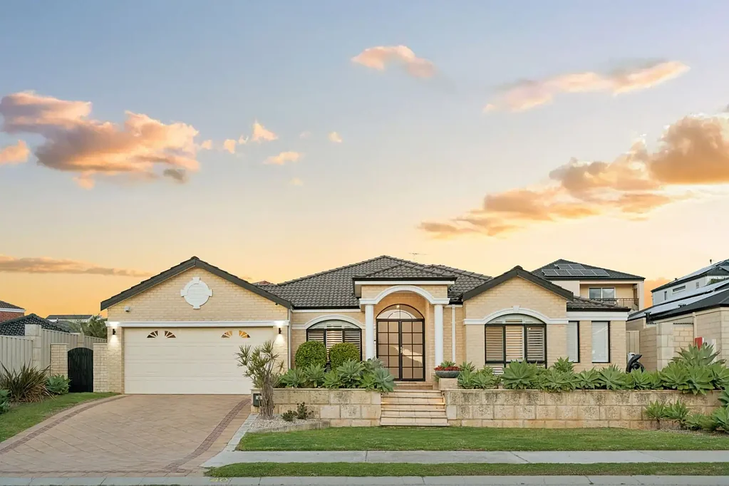 Mindarie 4Phòng ngủ Mindarie magic with space for everyone, style throughout