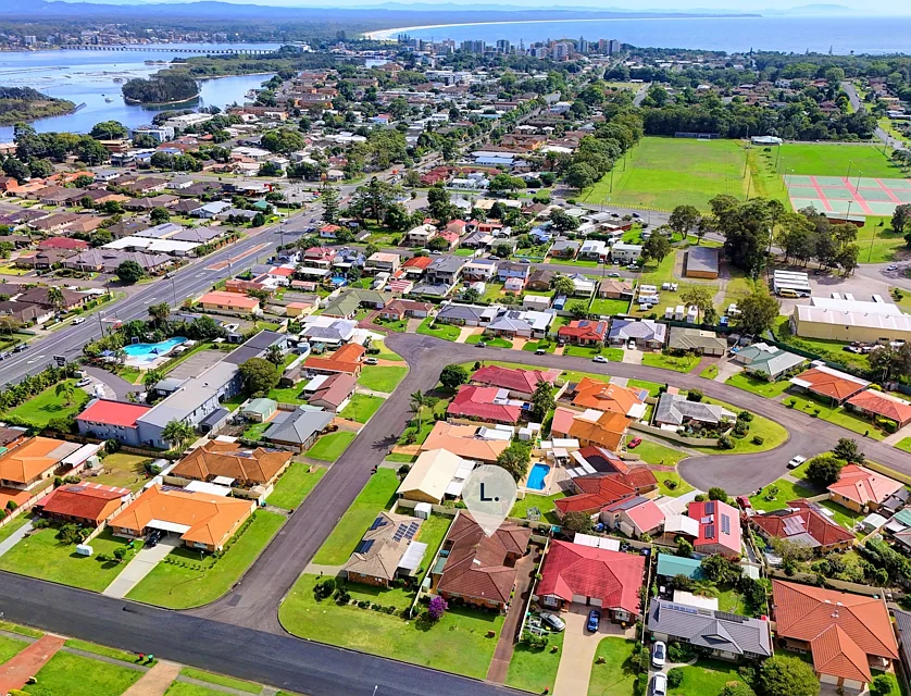 2/11 Bright Street, Forster, NSW 2428, 3 Kuwarto, 2 Banyo, House