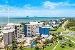 13/2 Mulherin Drive, Mackay Harbour
