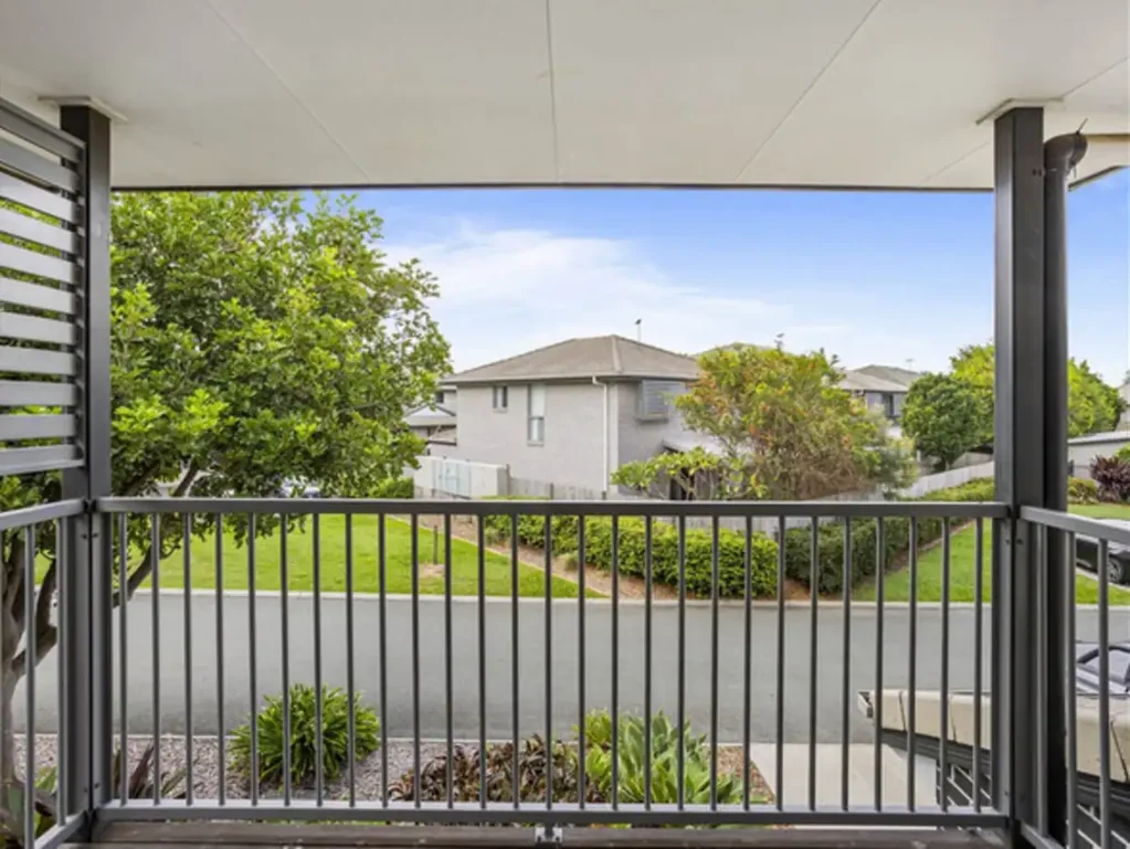 3-BED TOWNHOUSE IN GATED COMPLEX