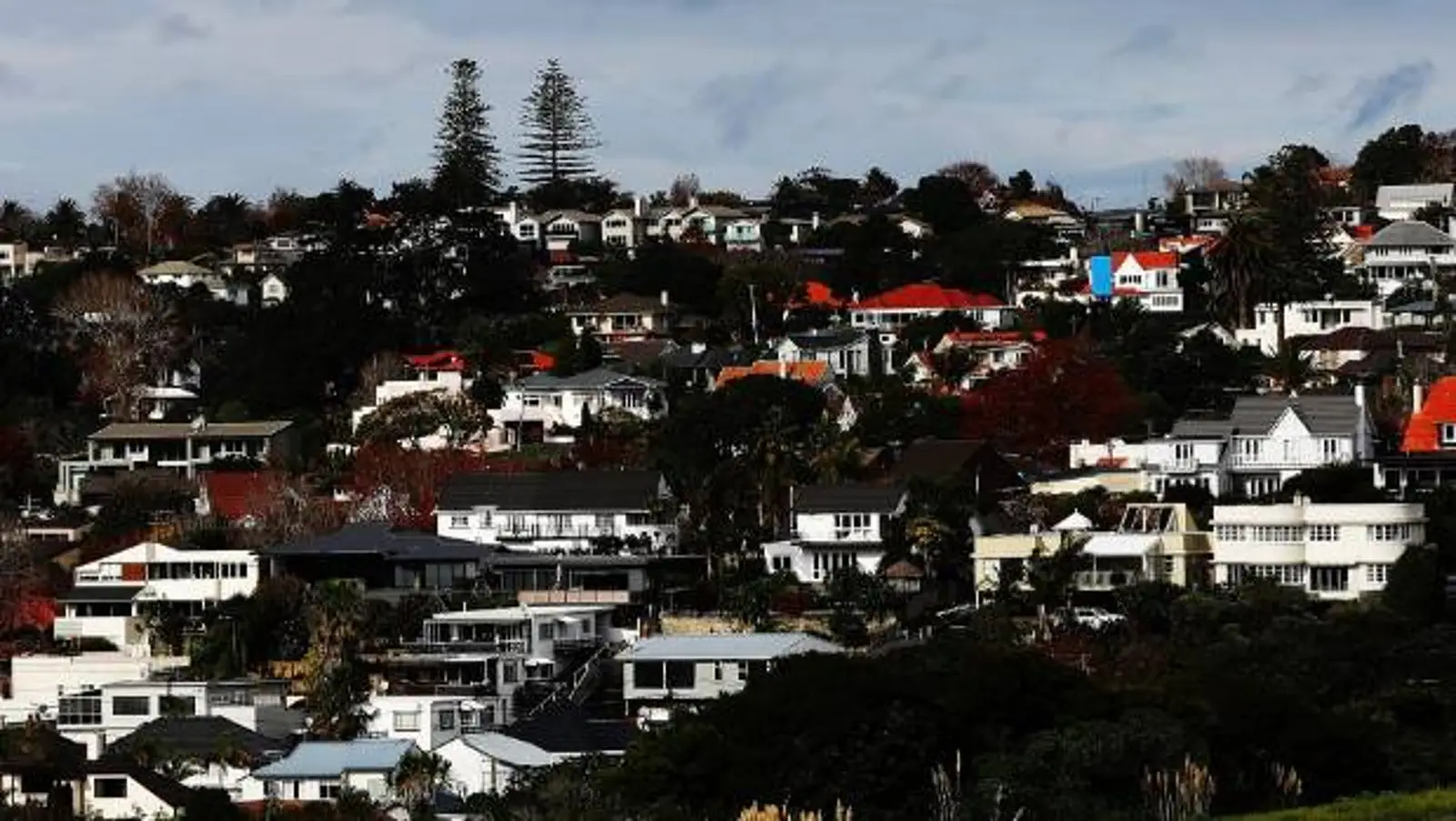 工党党魁Jacinda Ardern：新西兰全国将修建10万栋可负担住宅，奥克兰将建5万栋！