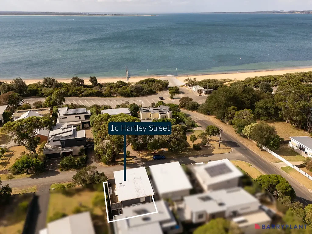 Cowes 4 Bedroom Unbeatable Beachside Opportunity – Steps to the Sand & Cowes Boat Ramp