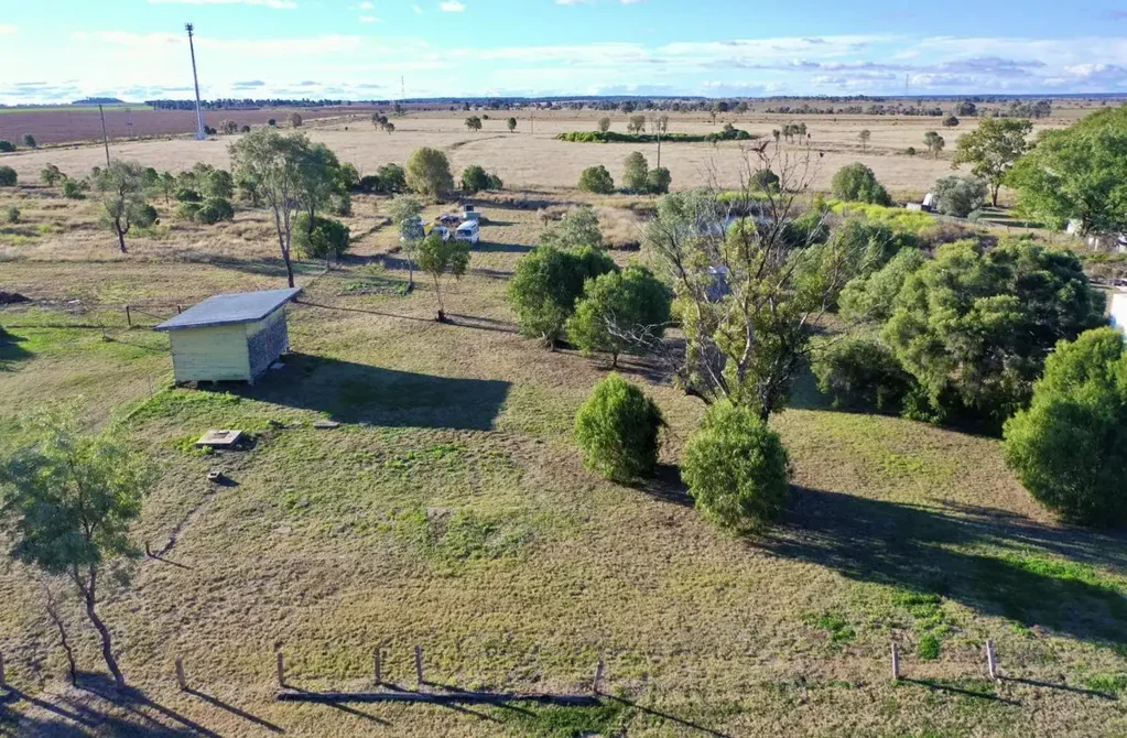 20 Jubilee Avenue, Dulacca, QLD 4425
