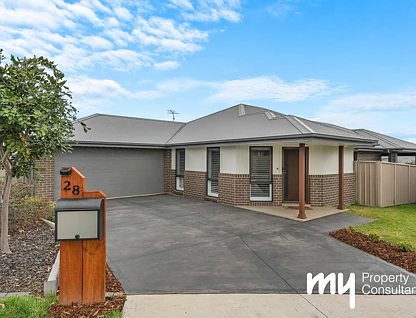 28 Tupman Street, Spring Farm, NSW 2570, 4房, 2浴, House