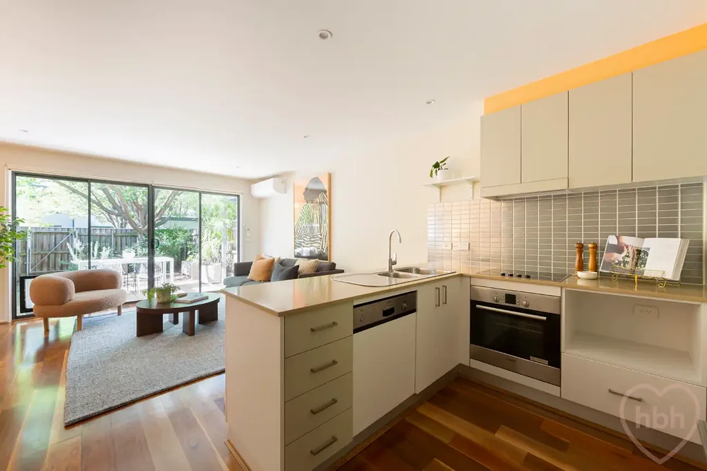 Lyneham 2ਬੈੱਡਰੂਮ light-filled living