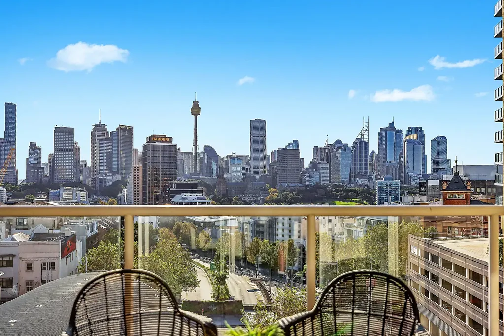 Spacious Sun-Drenched Apartment in The Elan – Resort-Style Living in a Prime Lifestyle Location
