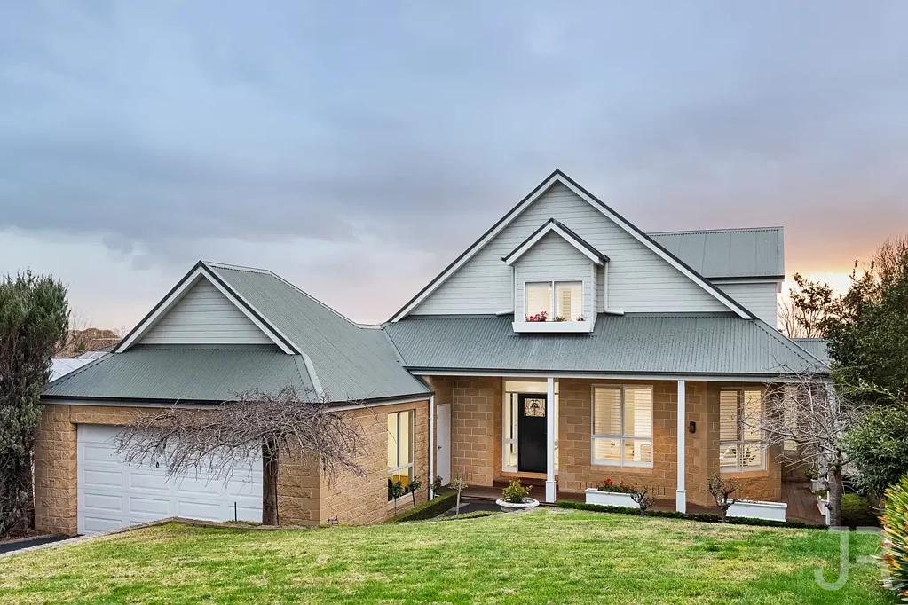 7 Mountain View Circuit, Beaconsfield, VIC 3807